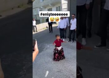 Küçük Köçekten Çiftetelli Şovu